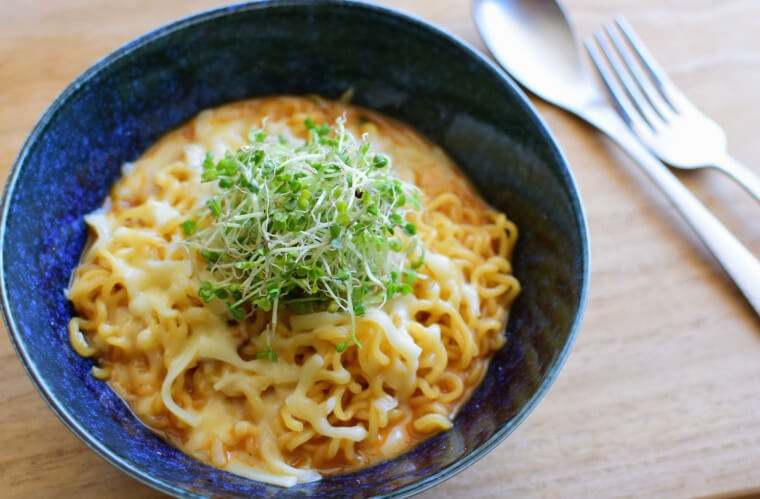 世界で一番愛される辛いラーメン 辛ラーメン 美味しい食べ方や汁なしアレンジレシピ にっこりおって